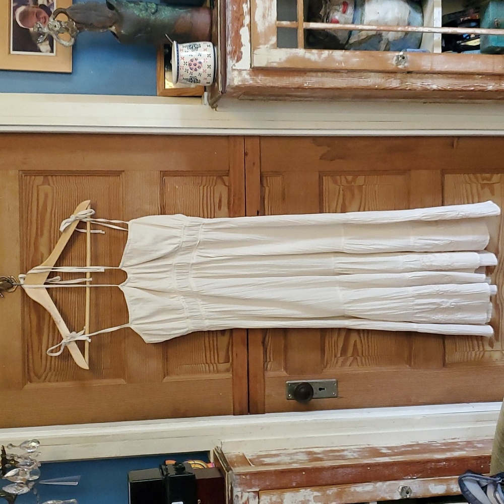 Dress in Cream w/ Gold Stich Pattern sz S